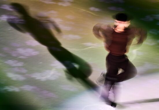 Синхронное катание на коньках 2025