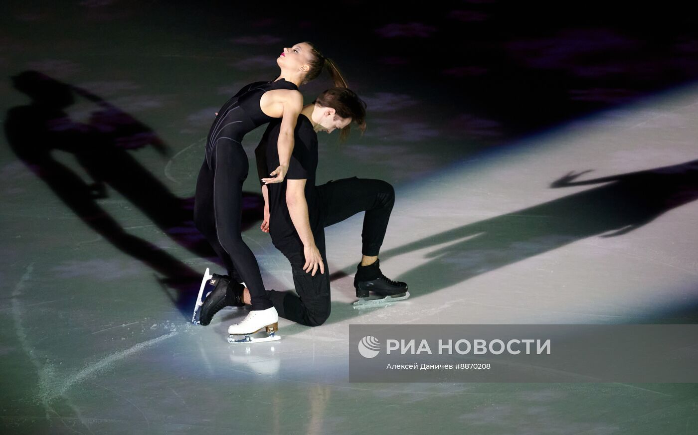 Синхронное катание на коньках 2025