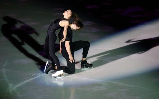 Синхронное катание на коньках 2025