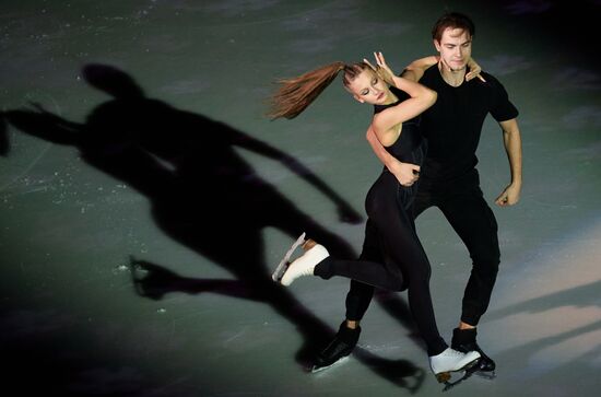 Синхронное катание на коньках 2025