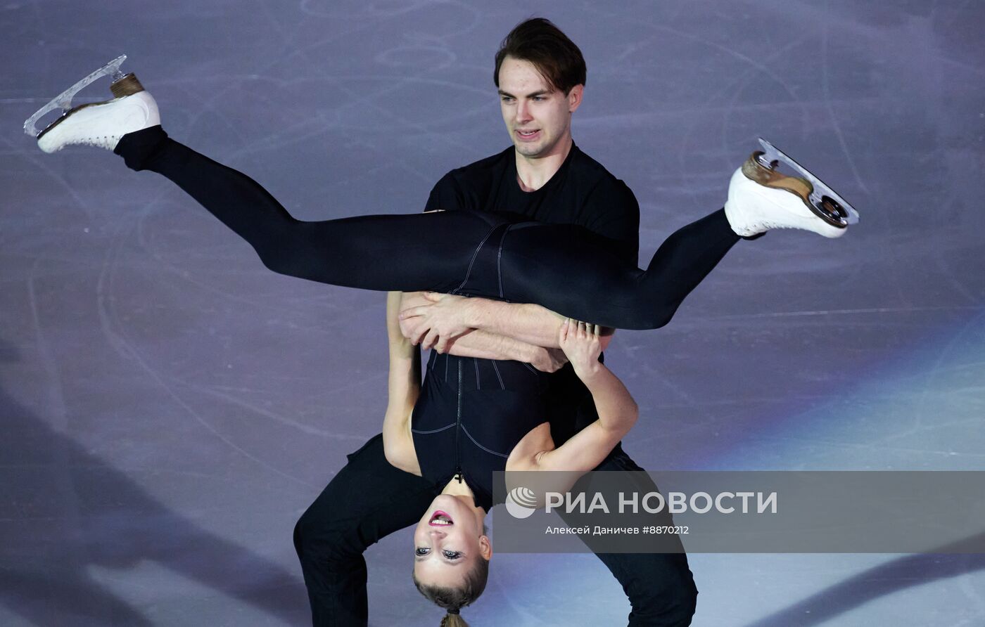 Синхронное катание на коньках 2025