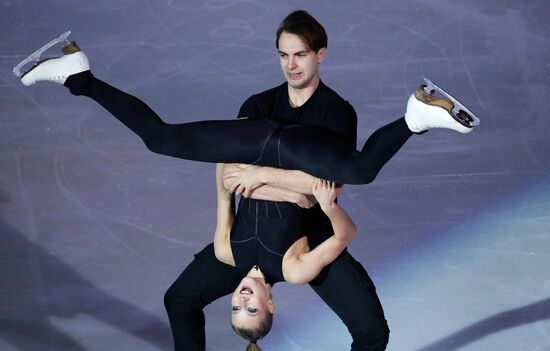 Синхронное катание на коньках 2025