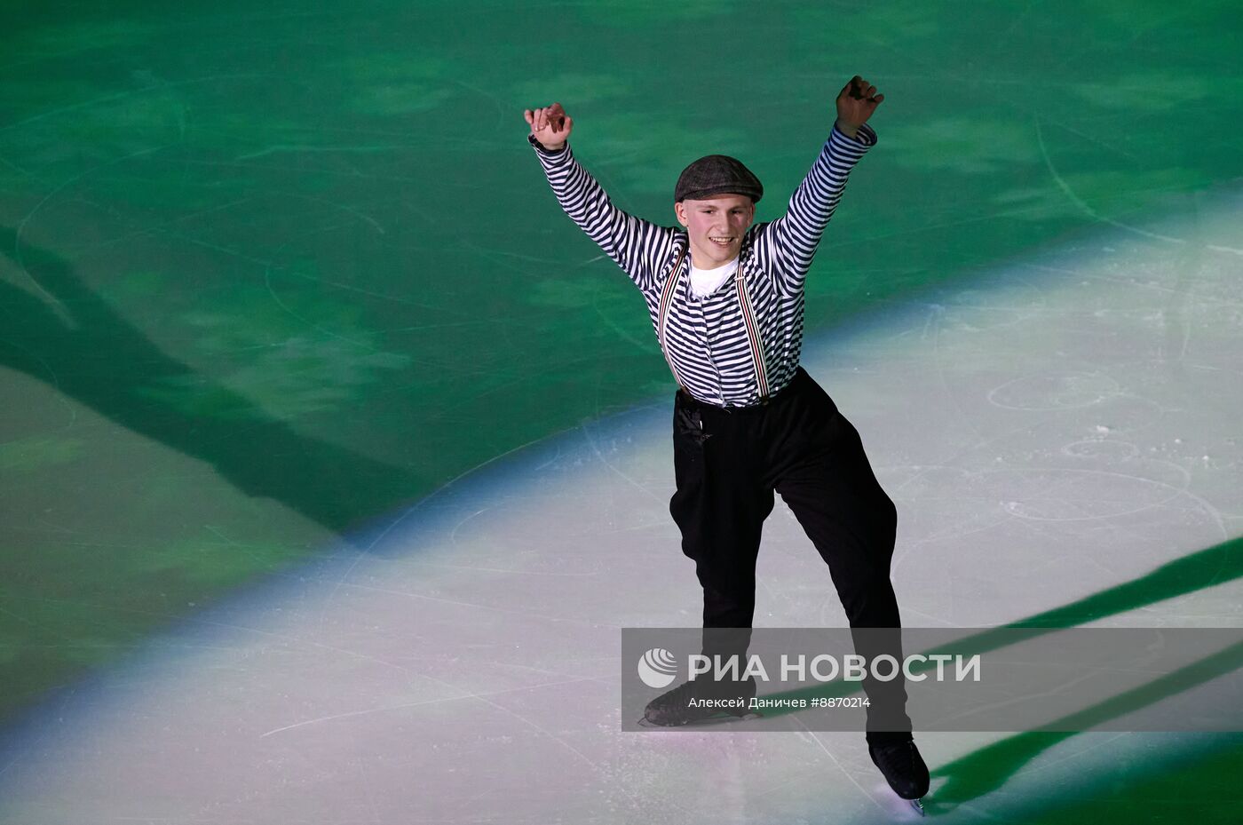 Синхронное катание на коньках 2025