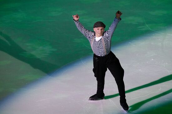 Синхронное катание на коньках 2025