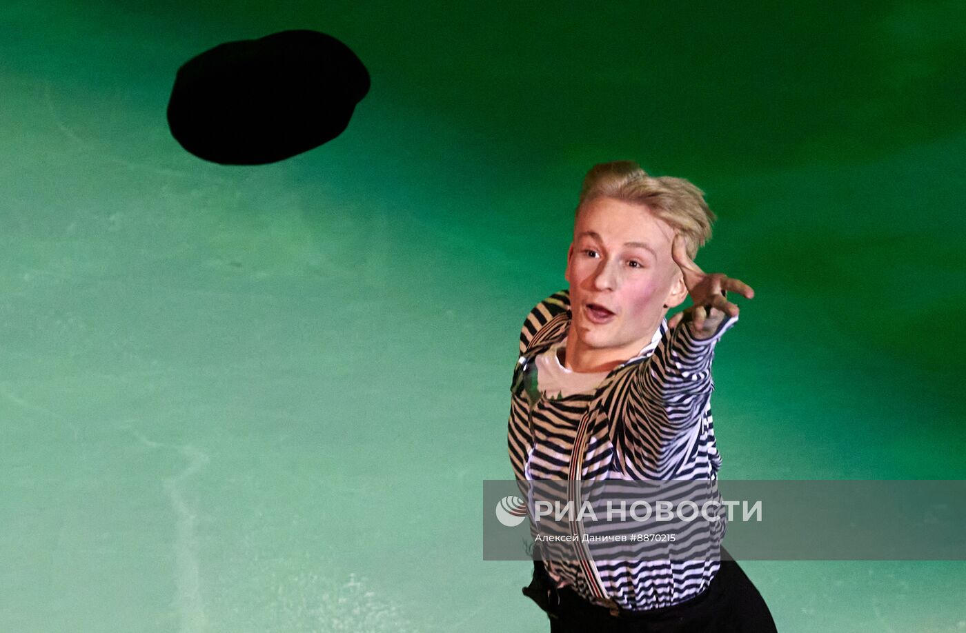 Синхронное катание на коньках 2025