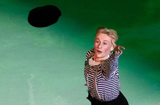 Синхронное катание на коньках 2025