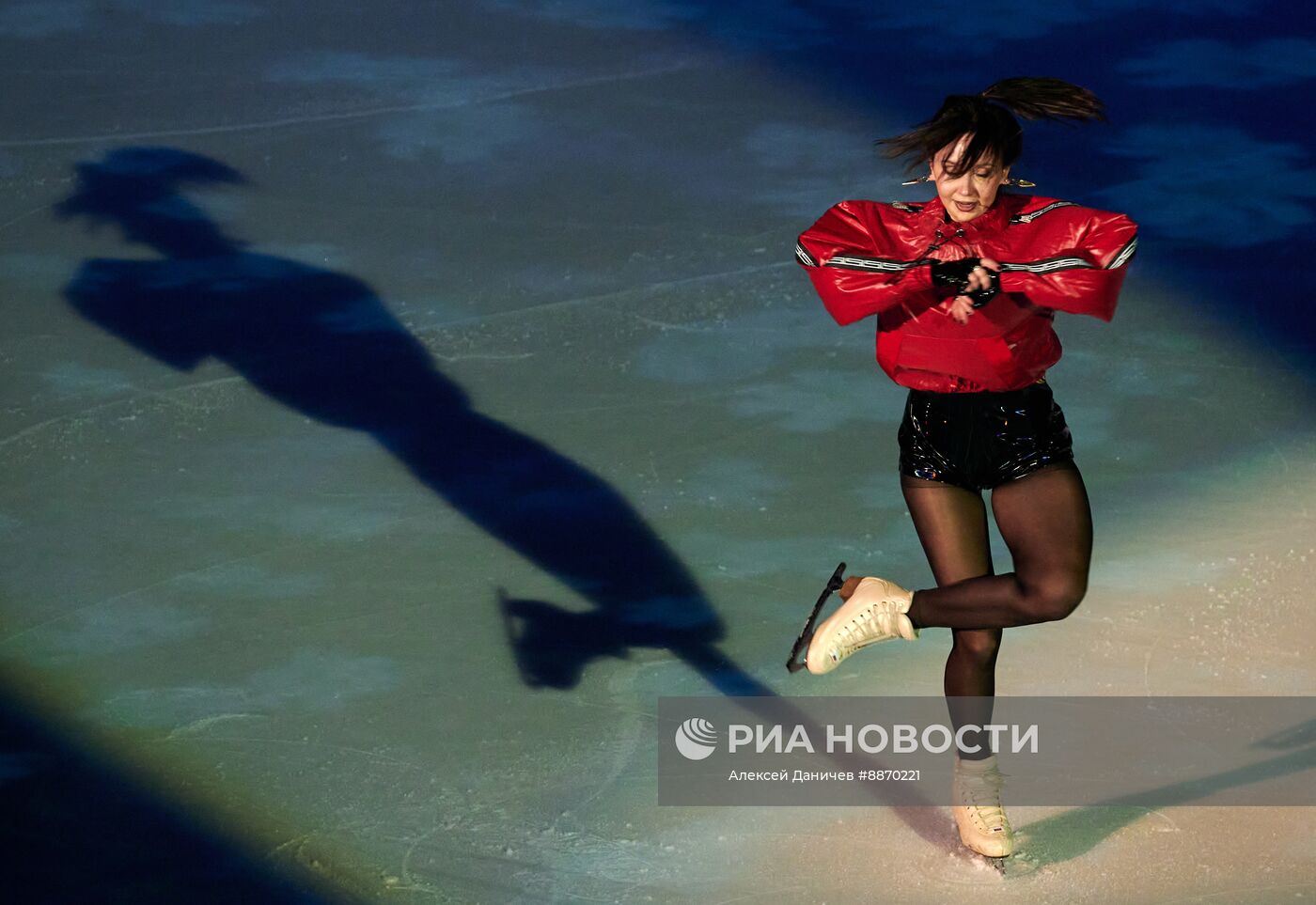 Синхронное катание на коньках 2025