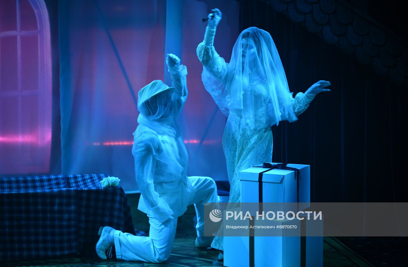 Показ оперетты Жака Оффенбаха "Ключ на мостовой, или Муж за дверью"