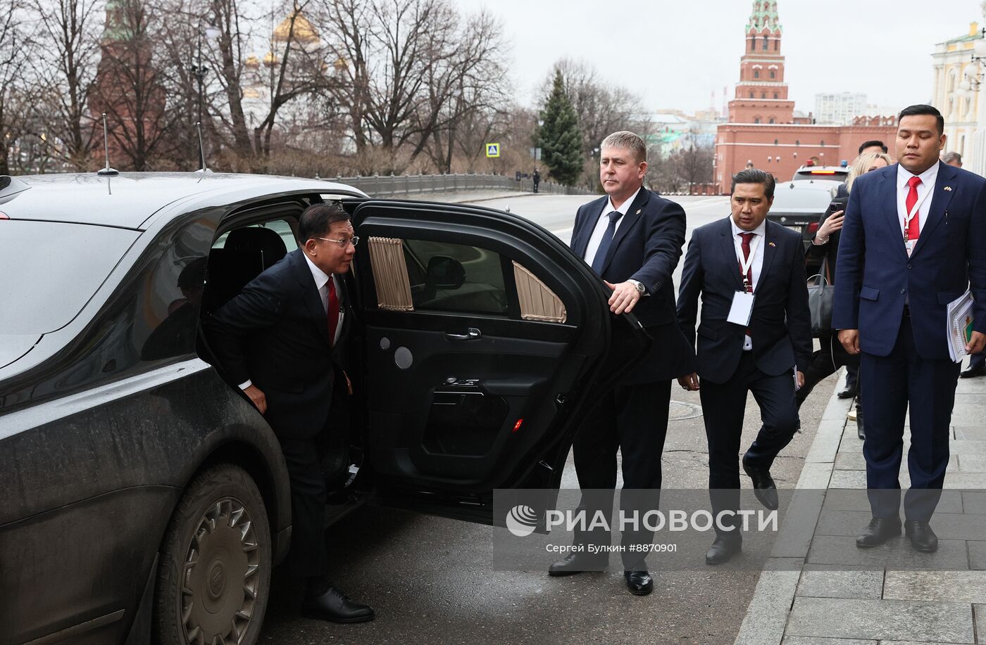 Президент Владимир Путин провёл встречу с премьер-министром Мьянмы М.А. Хлайном 