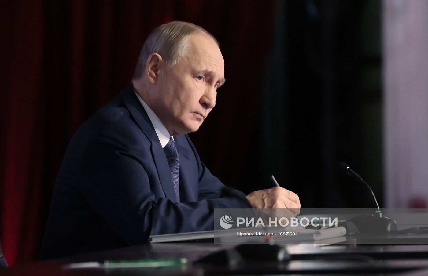 Президент Владимир Путин принял участие в ежегодном расширенном заседании коллегии МВД