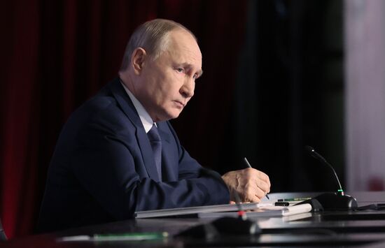 Президент Владимир Путин принял участие в ежегодном расширенном заседании коллегии МВД