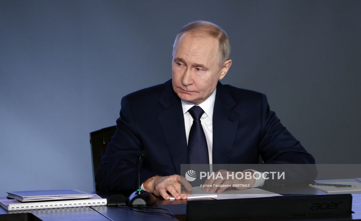 Президент Владимир Путин принял участие в ежегодном расширенном заседании коллегии МВД