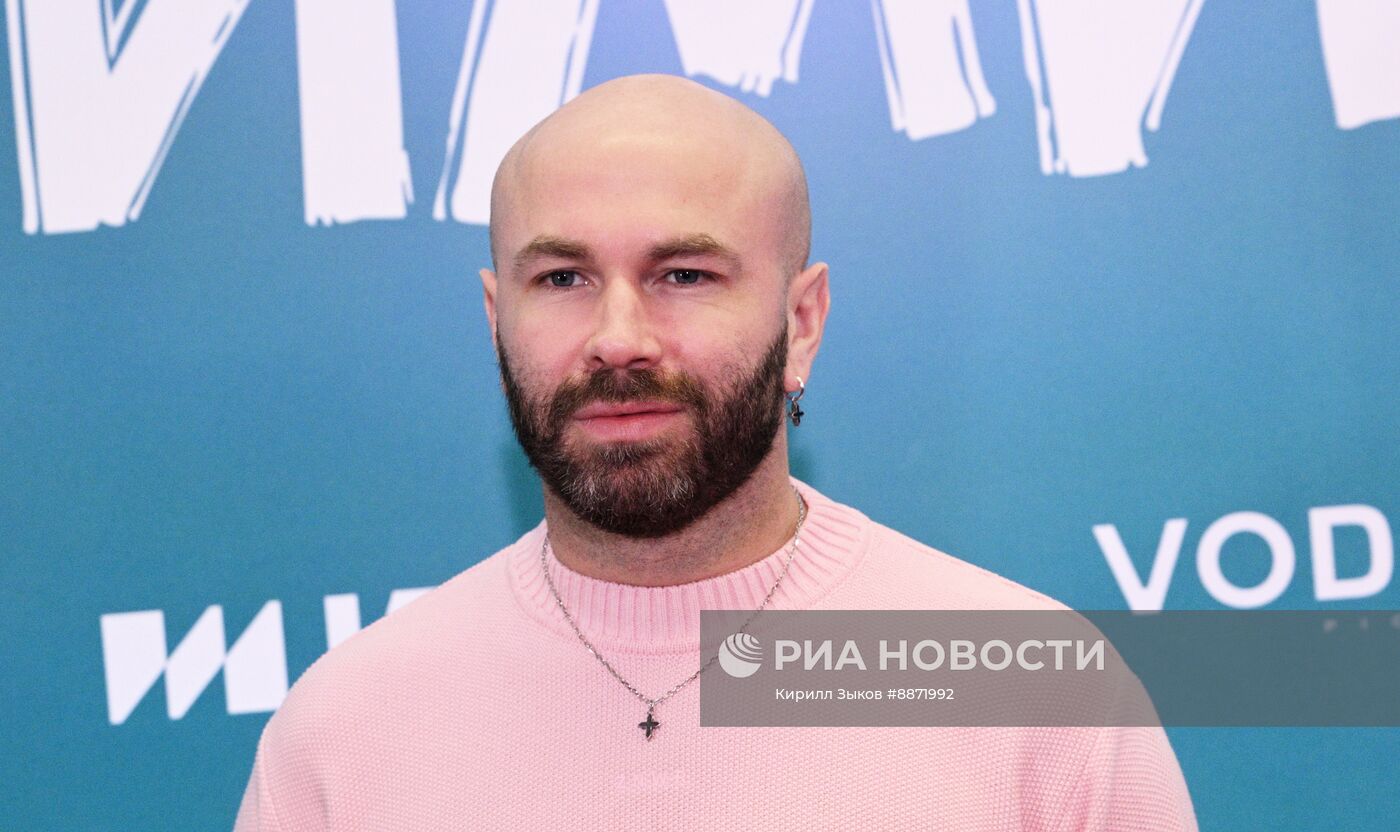 Премьера сериала "Между нами химия"