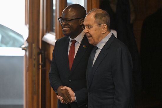 Встреча глав МИД РФ и Зимбабве С. Лаврова и А. Мурвиры