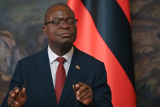 Встреча глав МИД РФ и Зимбабве С. Лаврова и А. Мурвиры