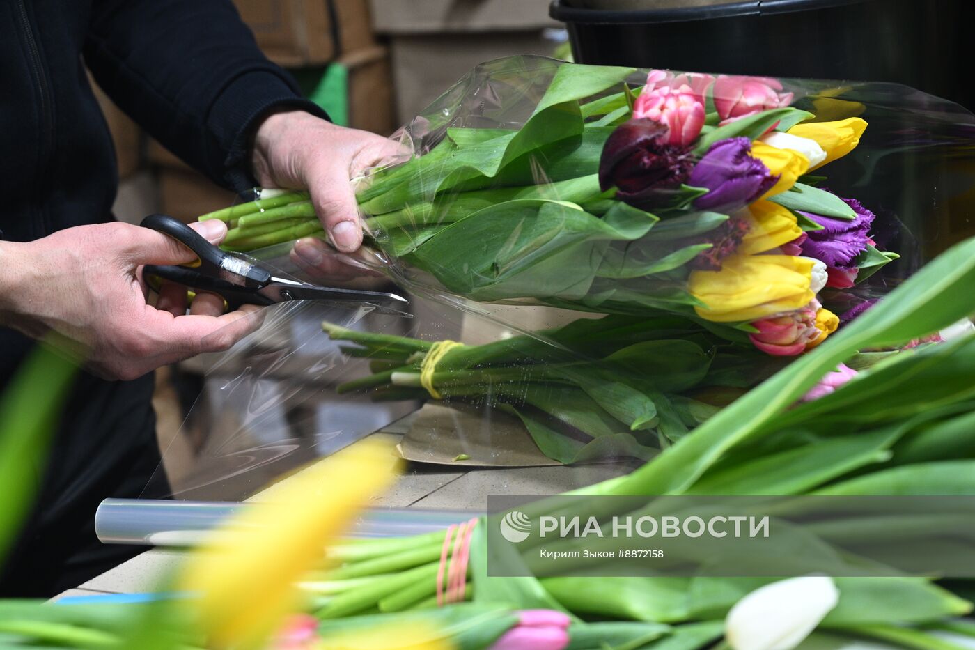 Выращивание и продажа цветов к Международному женскому дню