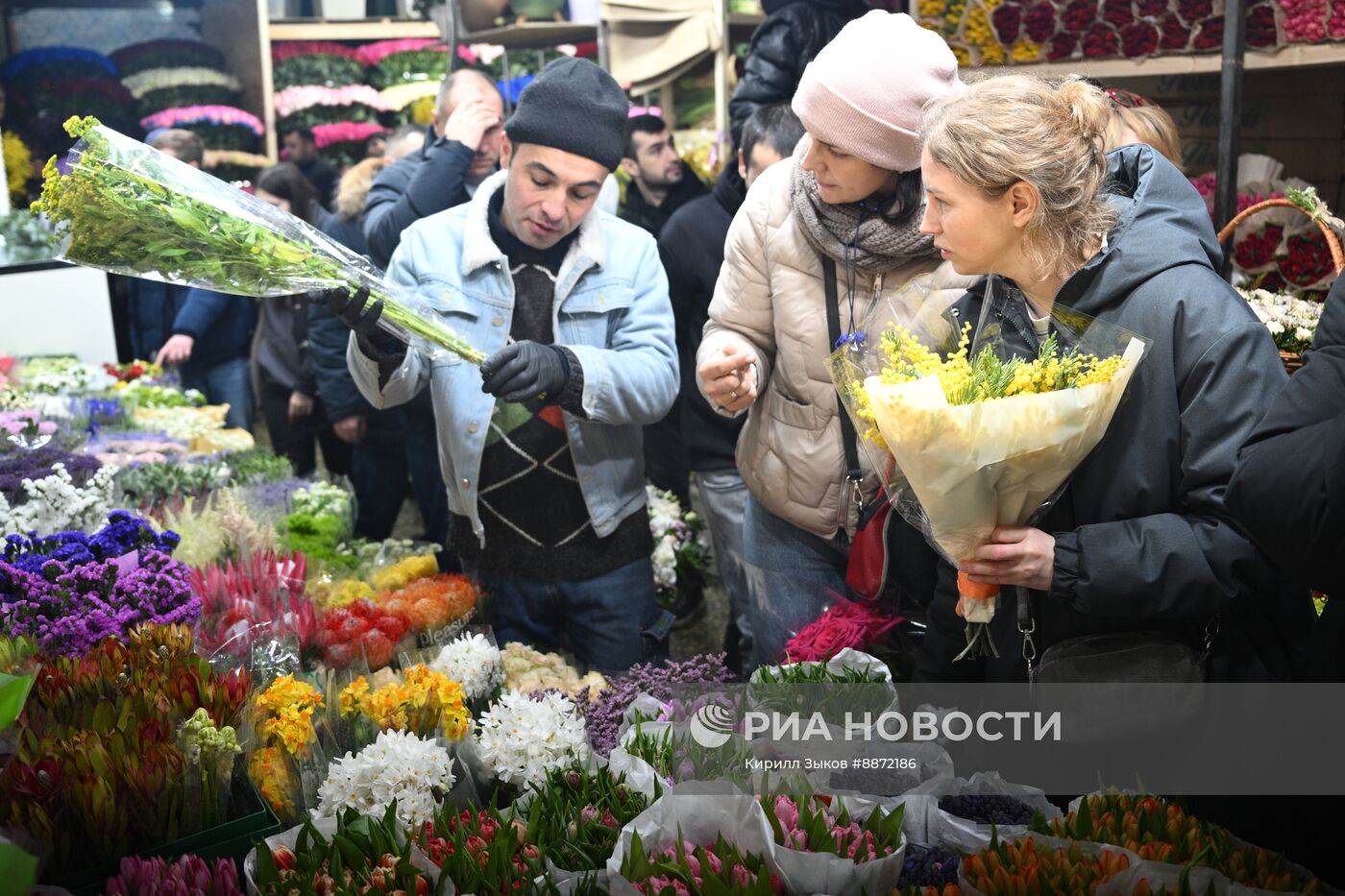 Выращивание и продажа цветов к Международному женскому дню