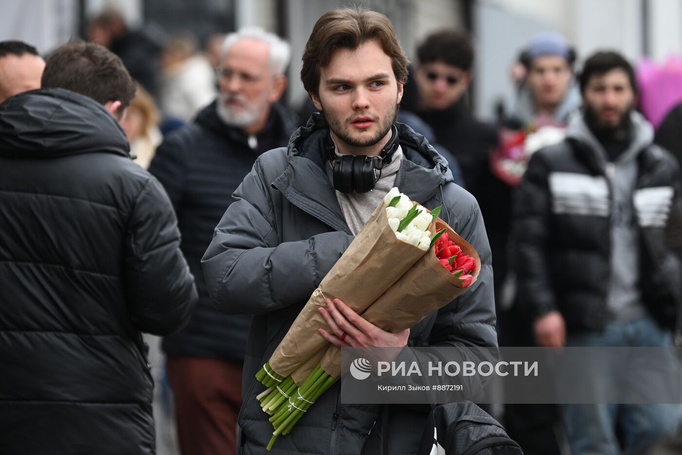 Выращивание и продажа цветов к Международному женскому дню