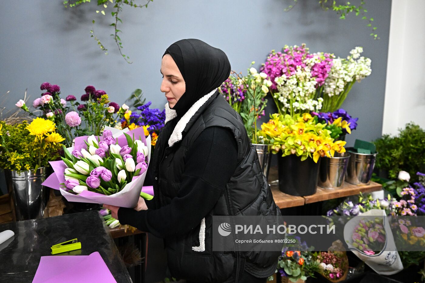 Выращивание и продажа цветов к Международному женскому дню