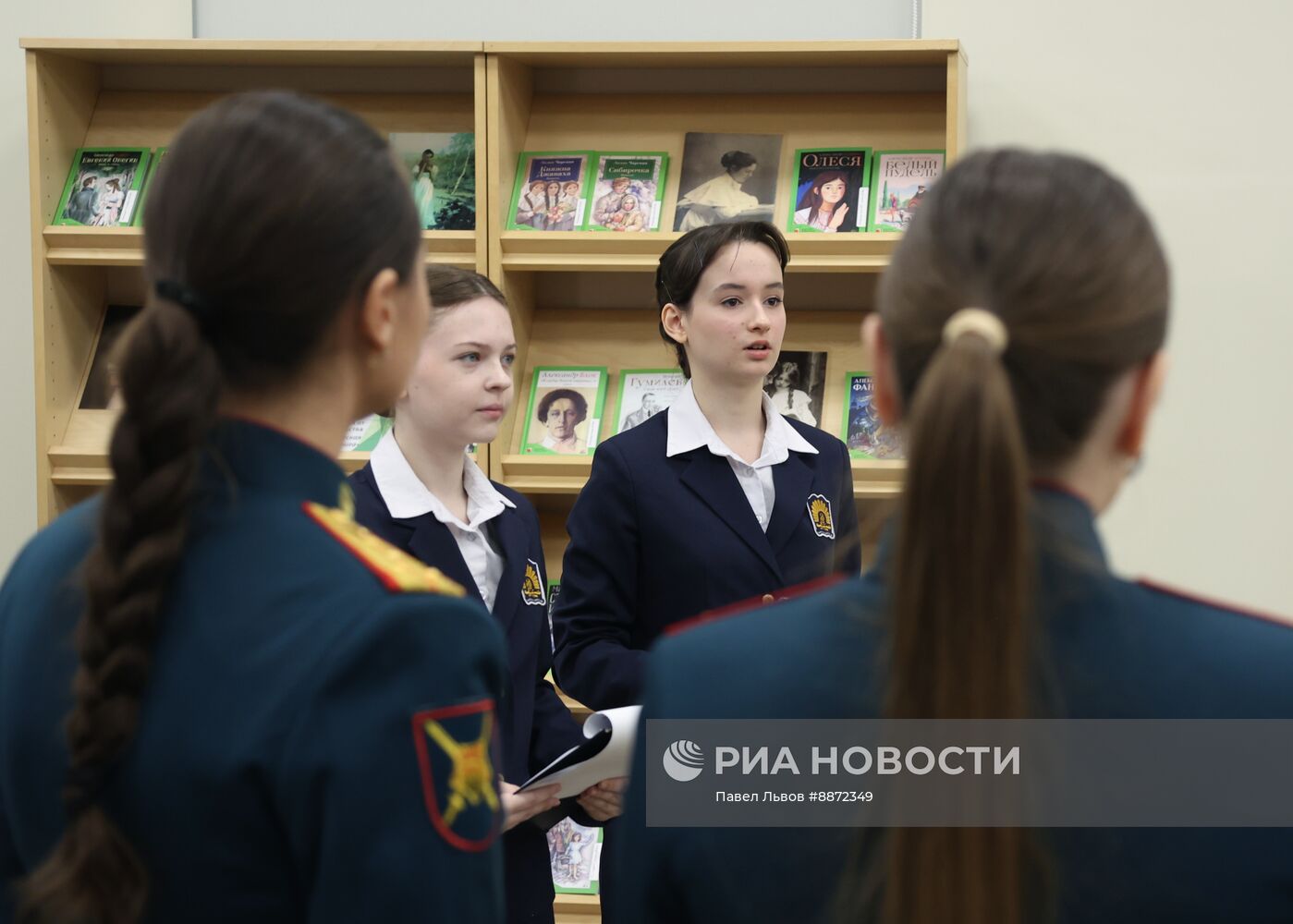 Военнослужащие-женщины участницы СВО встретились с воспитанницами пансиона Минобороны