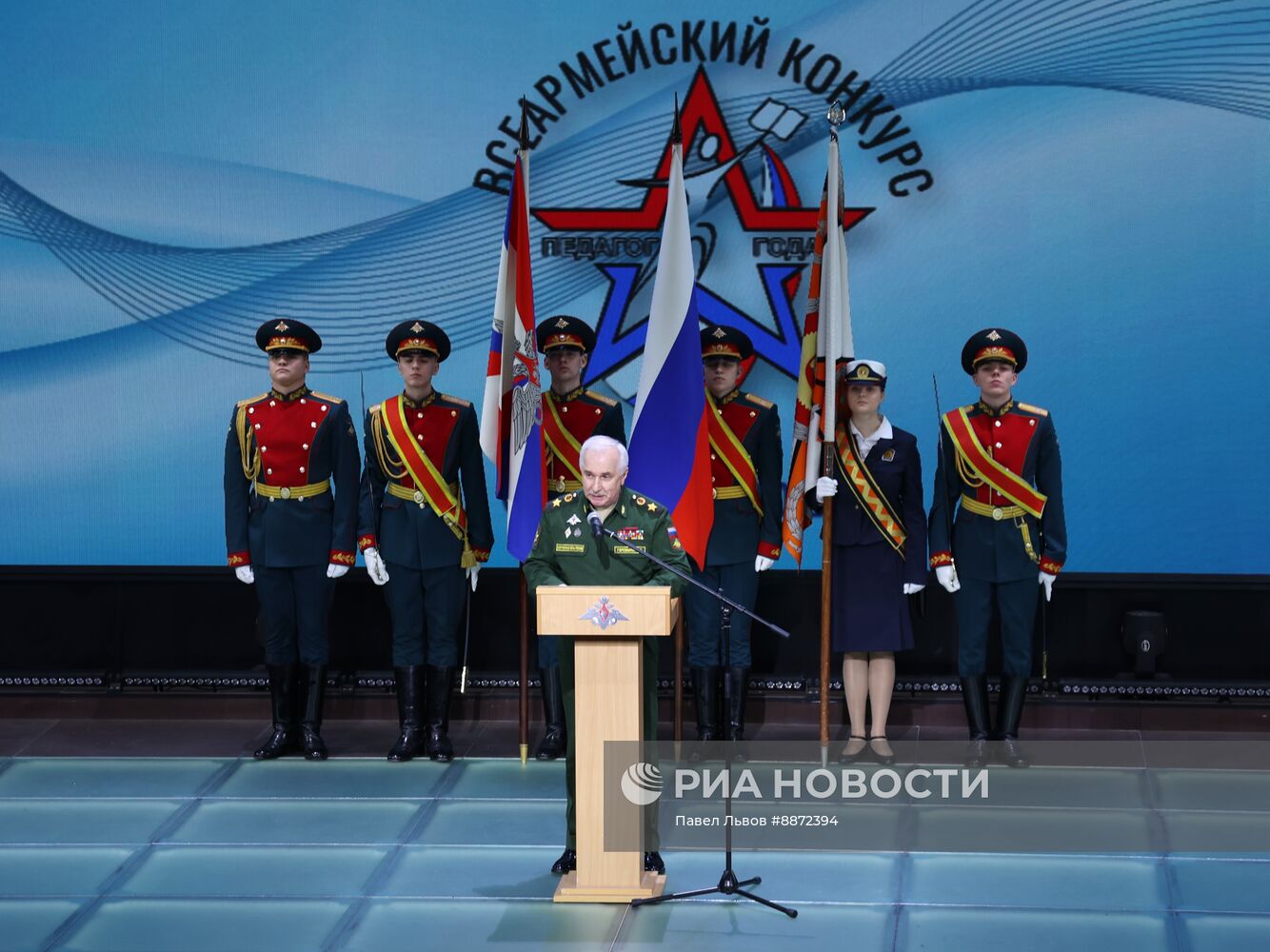 Военнослужащие-женщины участницы СВО встретились с воспитанницами пансиона Минобороны