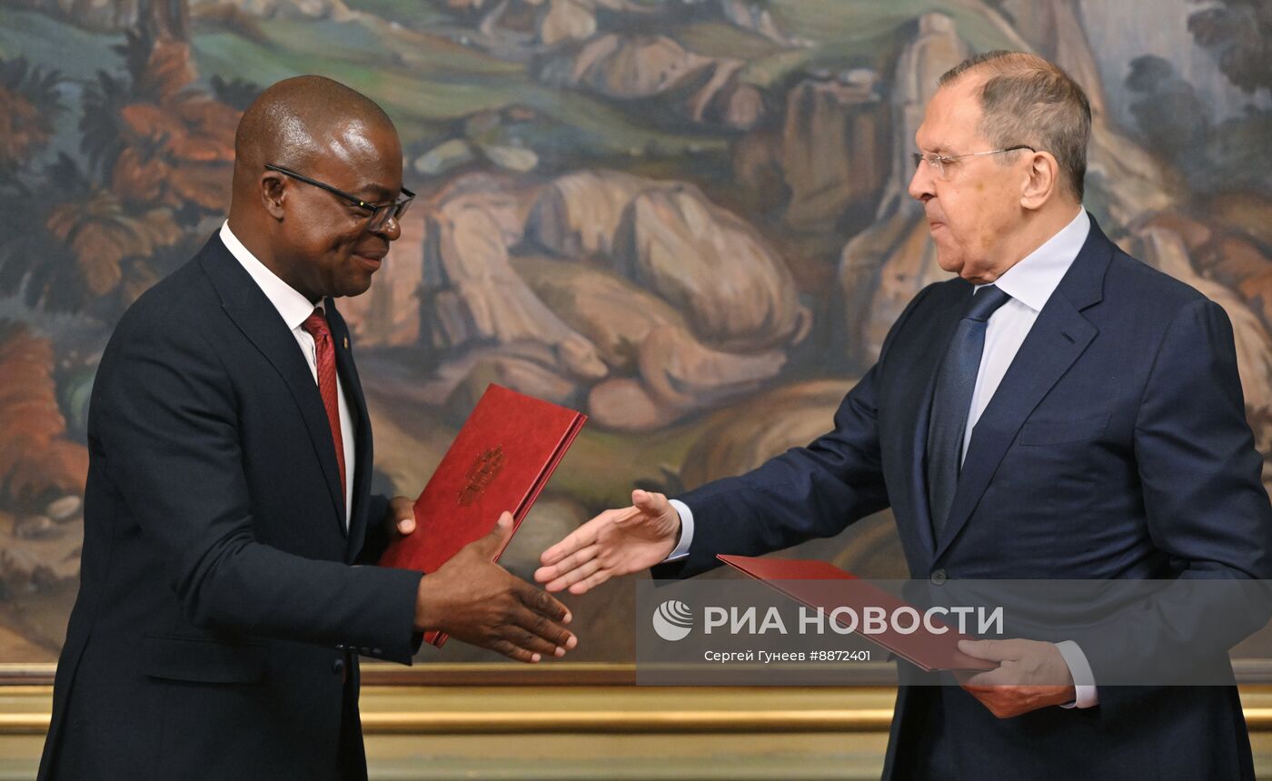 Встреча глав МИД РФ и Зимбабве С. Лаврова и А. Мурвиры