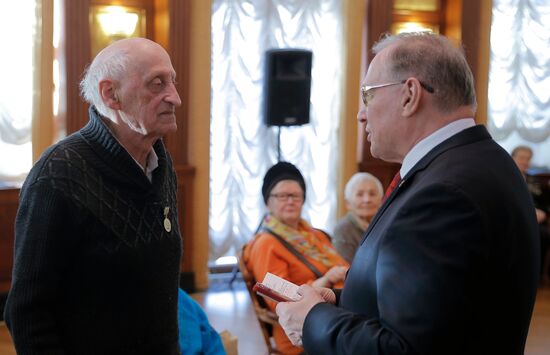 Вручение медалей ветеранам ВОВ к 80-летию Победы в Молдавии