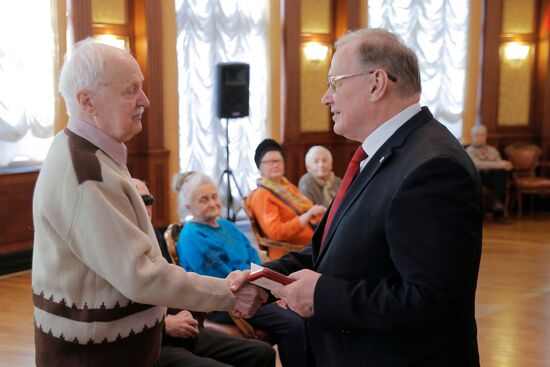 Вручение медалей ветеранам ВОВ к 80-летию Победы в Молдавии