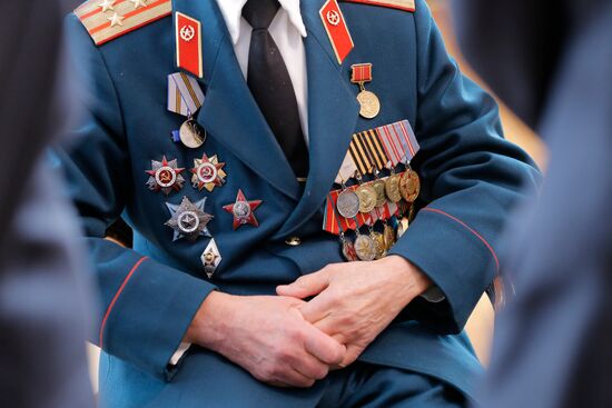 Вручение медалей ветеранам ВОВ к 80-летию Победы в Молдавии