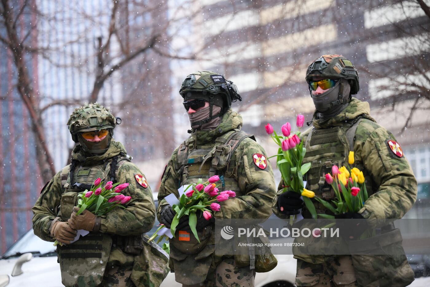 Поздравление женщин с наступающим 8 Марта