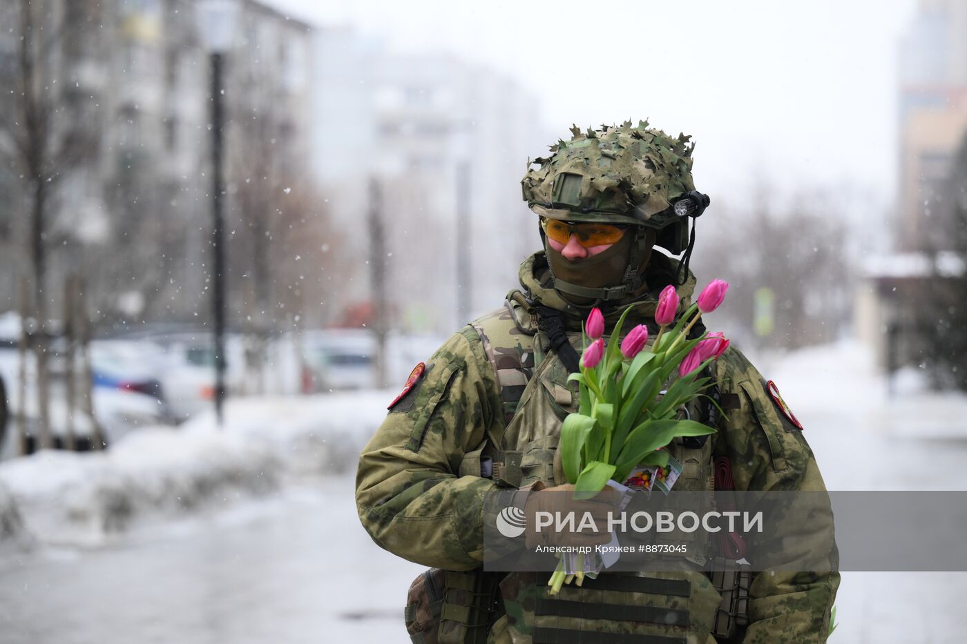 Поздравление женщин с наступающим 8 Марта 