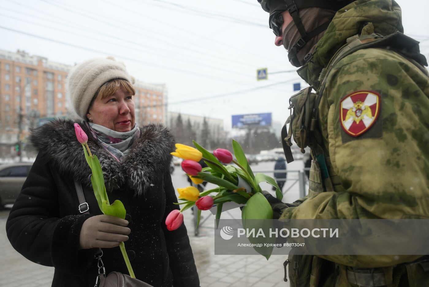 Поздравление женщин с наступающим 8 Марта 