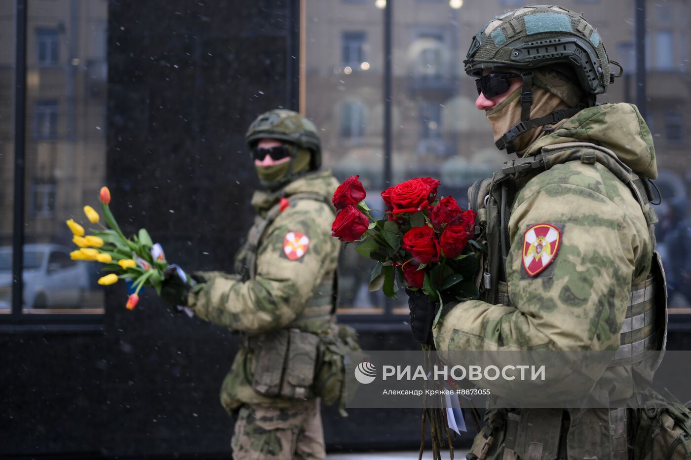 Поздравление женщин с наступающим 8 Марта 