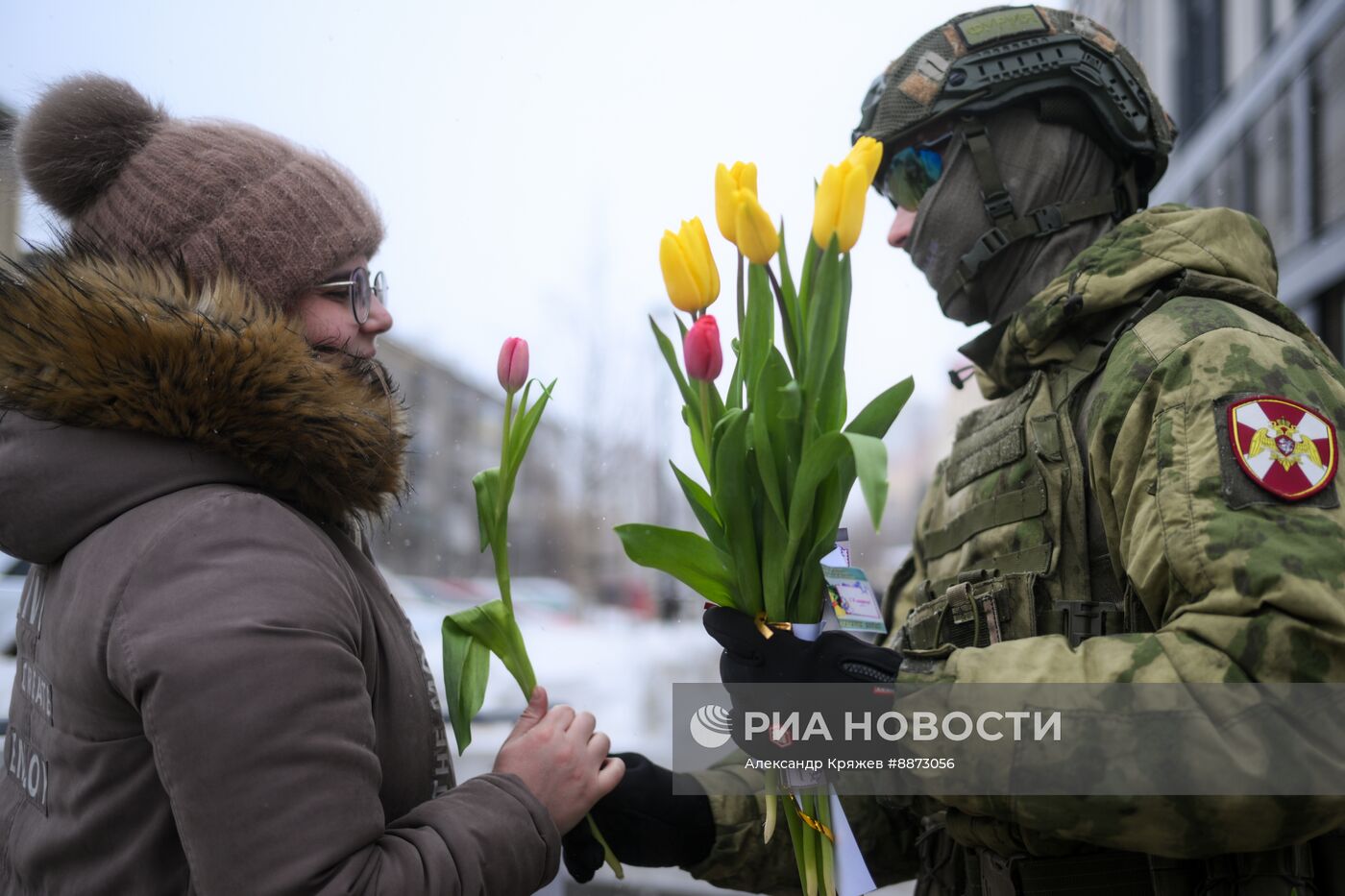 Поздравление женщин с наступающим 8 Марта 