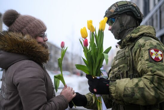 Поздравление женщин с наступающим 8 Марта 