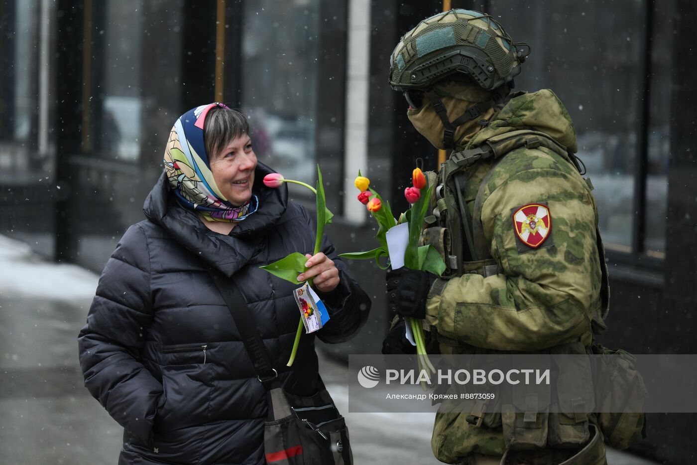 Поздравление женщин с наступающим 8 Марта