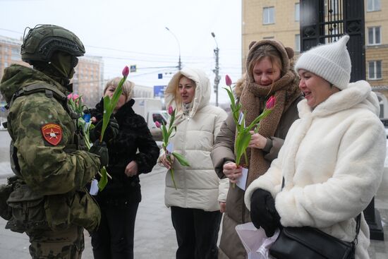 Поздравление женщин с наступающим 8 Марта 