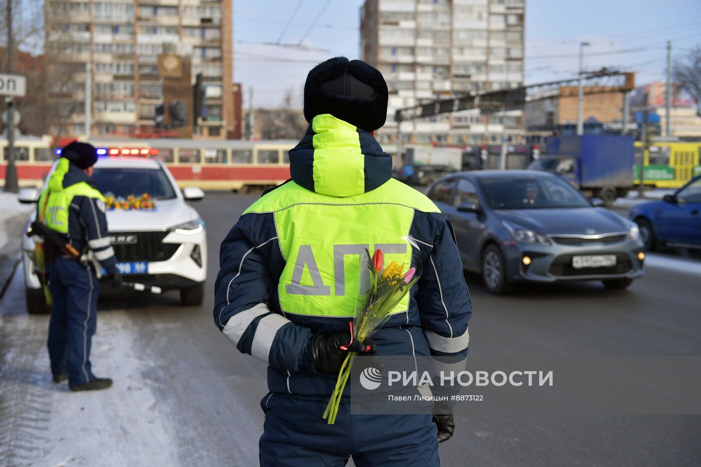 Поздравление женщин с наступающим 8 Марта 