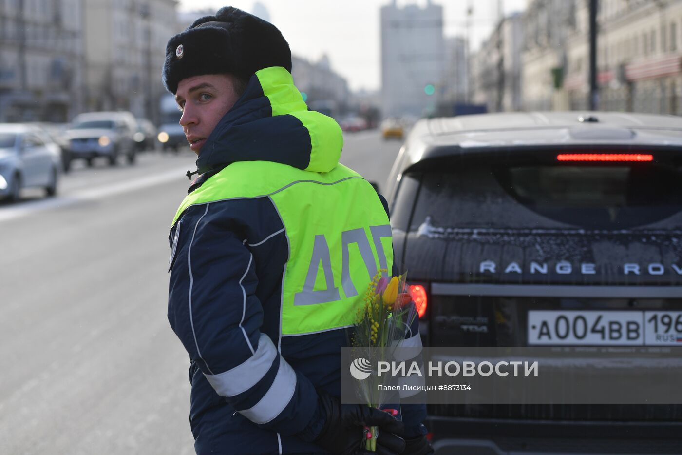 Поздравление женщин с наступающим 8 Марта 