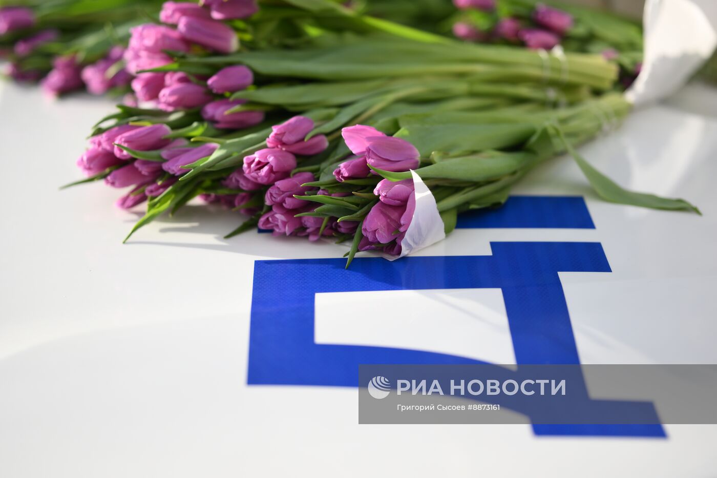 Поздравление женщин с наступающим 8 Марта