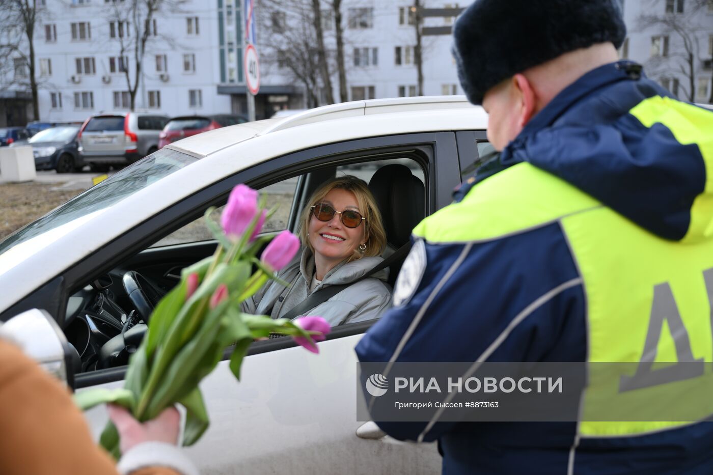 Поздравление женщин с наступающим 8 Марта 