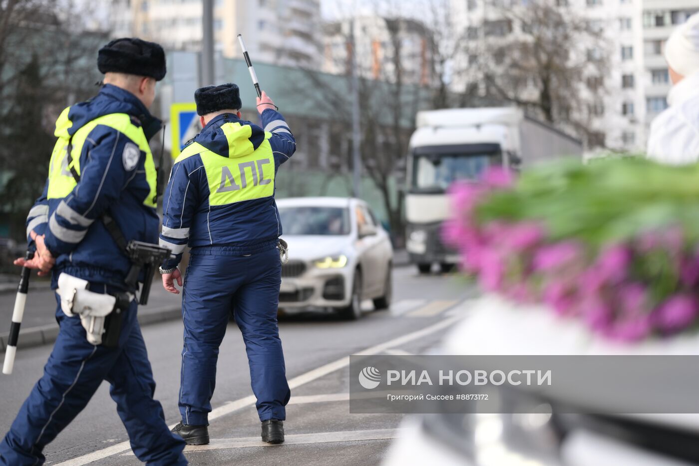 Поздравление женщин с наступающим 8 Марта 