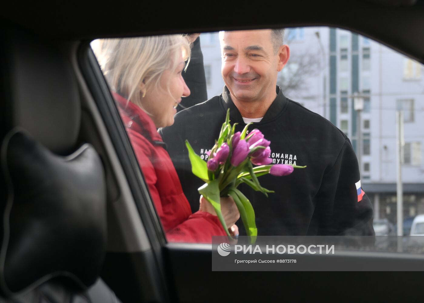 Поздравление женщин с наступающим 8 Марта
