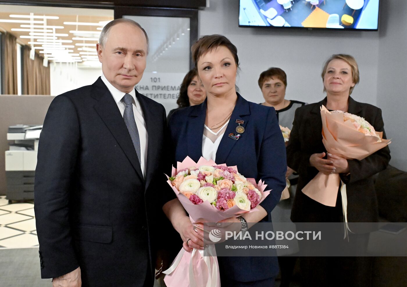Президент Владимир Путин встретился с сотрудницами и подопечными фонда поддержки участников СВО "Защитники Отечества"