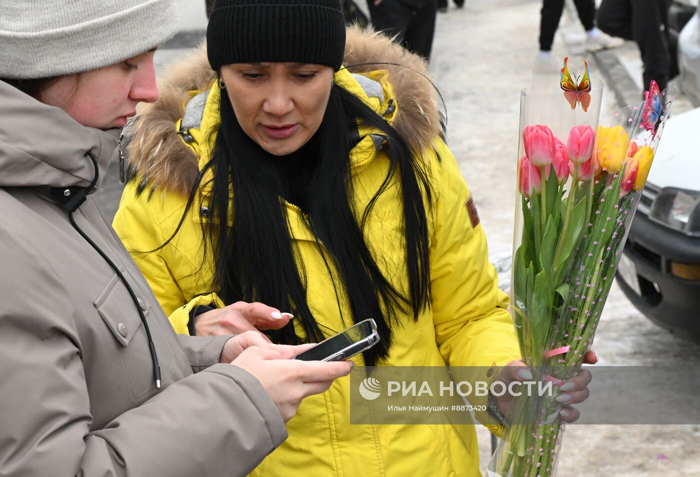 Поздравление женщин с наступающим 8 Марта 