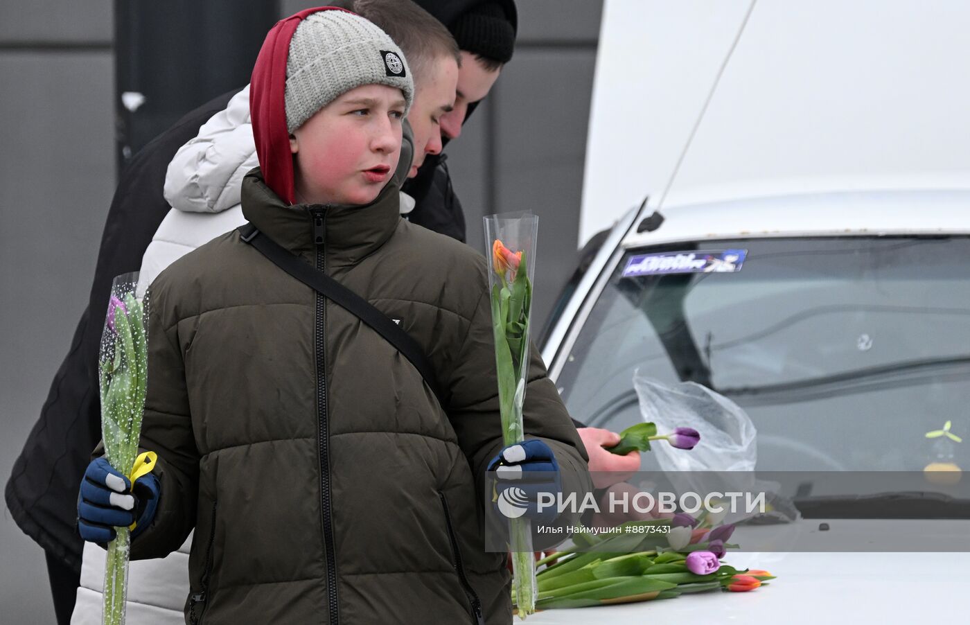 Поздравление женщин с наступающим 8 Марта 