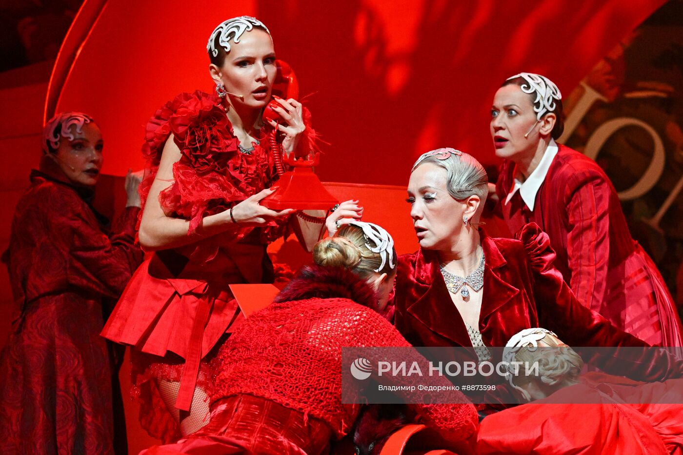 Спектакль "8 разгневанных женщин" в МХТ имени А. П. Чехова