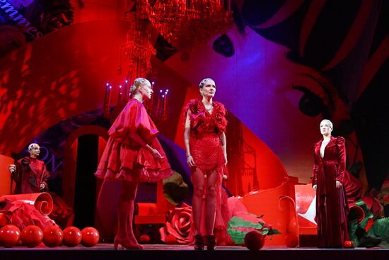 Спектакль "8 разгневанных женщин" в МХТ имени А. П. Чехова 