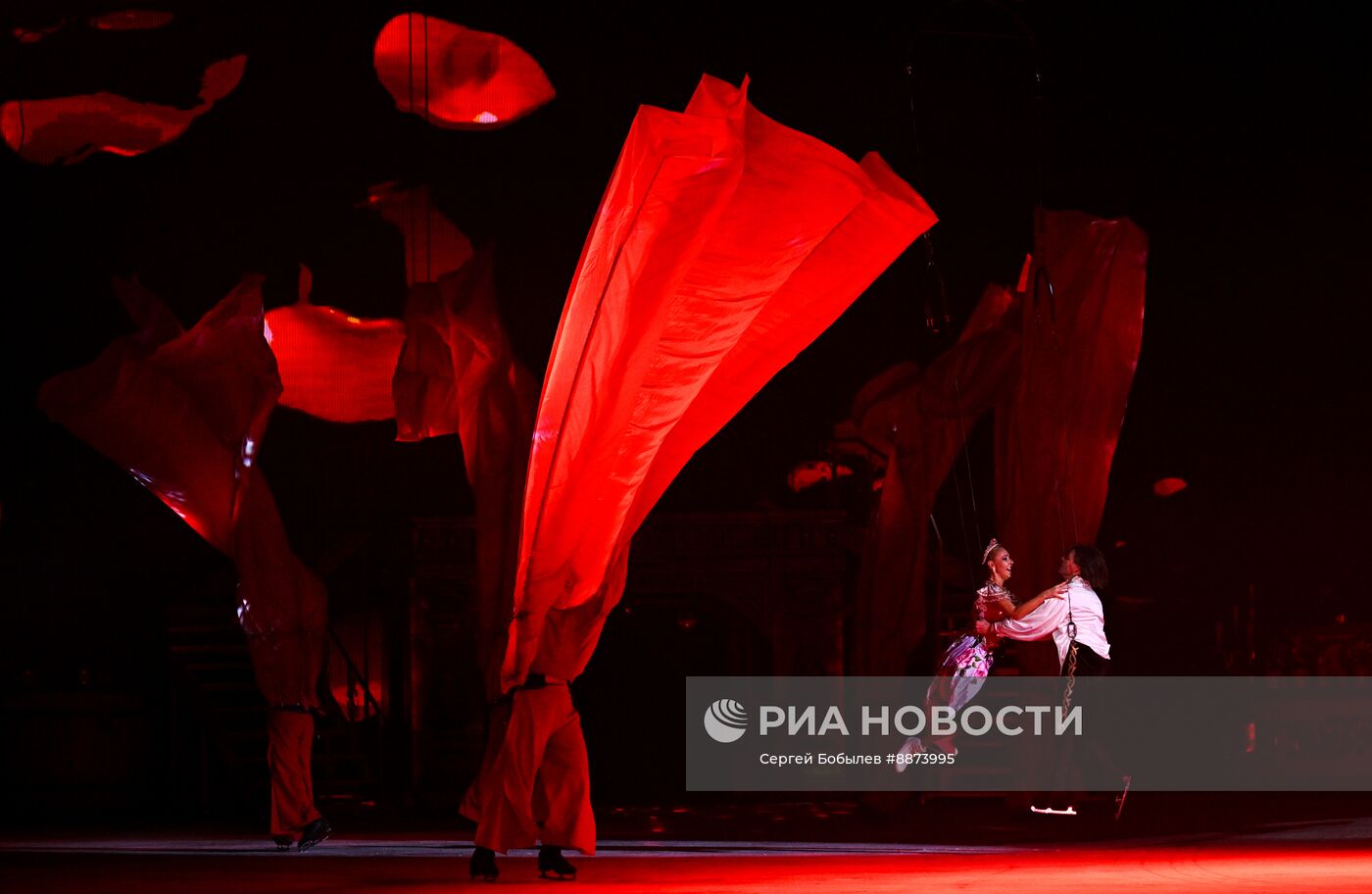 Ледовое шоу "Аленький цветочек"