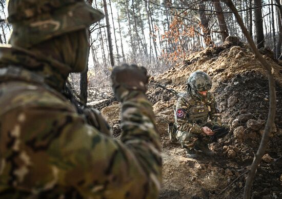 Подготовка к выполнению боевой задачи военнослужащими 177-го полка морской пехоты Каспийской флотилии на Курском направлении